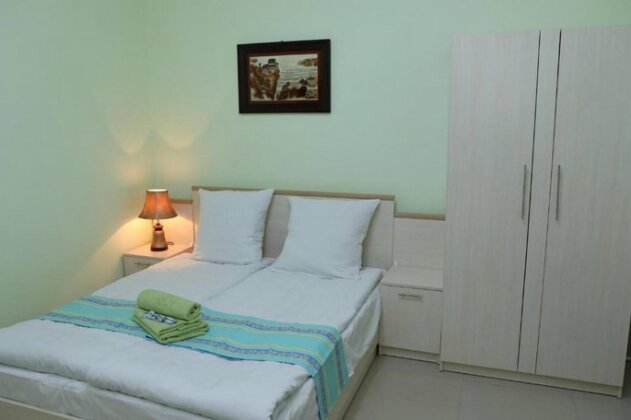 Lind Hostel and Guest House - Photo2