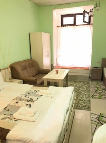 Lind Hostel and Guest House - Photo3