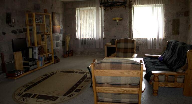 Azoyan Holiday Resort - Photo4