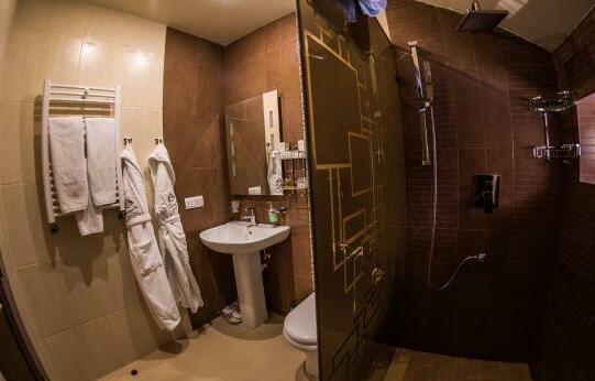 Elegant Hotel & Resort - Photo2