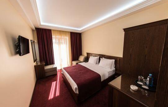 Elegant Hotel & Resort - Photo3