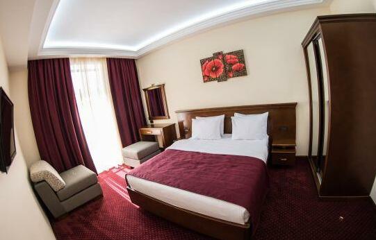Elegant Hotel & Resort - Photo4