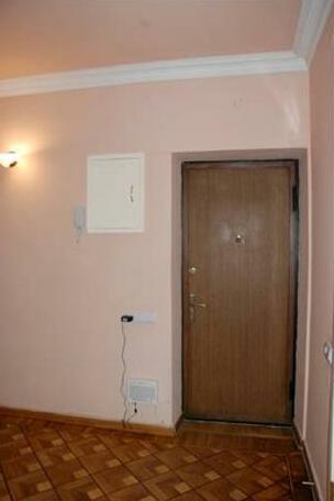 Apartment on Isahakyan Street - Photo3