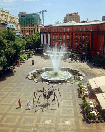 Arm Home Yerevan - Photo2