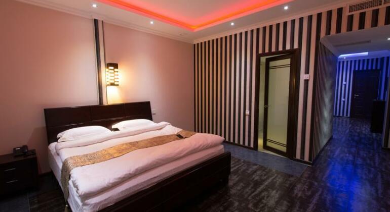 Baden-Baden Hotel - Photo4