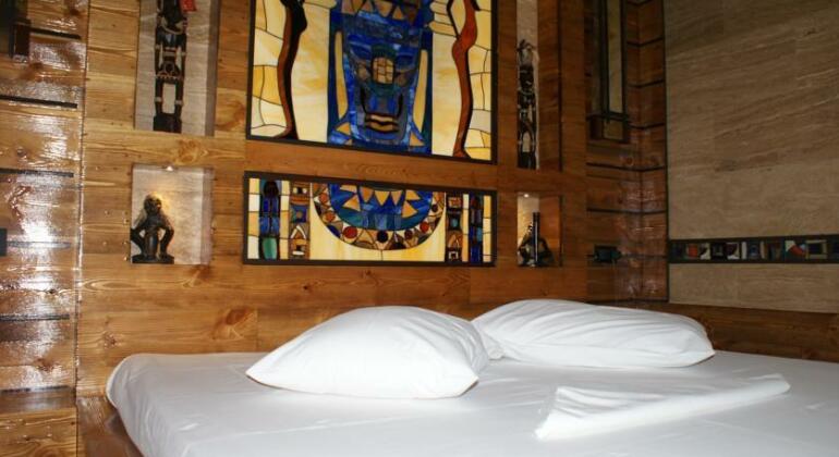 Bungalo Inn - Photo2