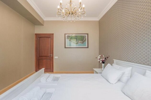 Central Yerevan 3 Bedroom Luxury Apartment Near Republic Square - Photo5