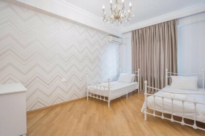 Central Yerevan 3 Bedroom Luxury Apartment Near Republic Square