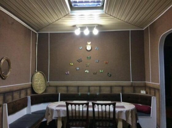 Classic Apartment on Kievyan - Photo5