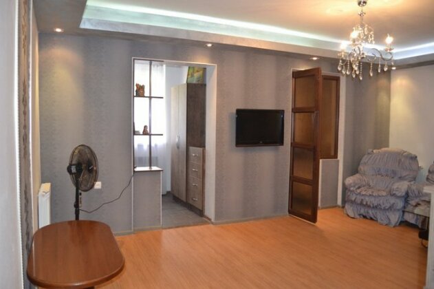 Davtashen 1st Block Apartments - Photo3