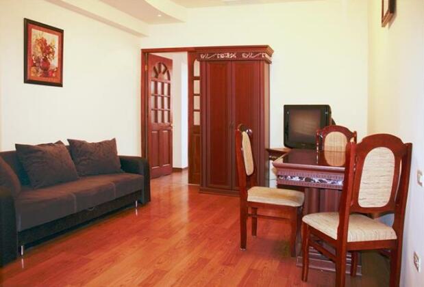 Dom Hudozhnikov Apartments - Photo2