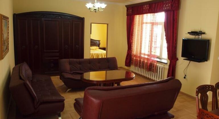 Family Hotel Yerevan - Photo4
