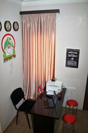 Happy Camper Hostel Yerevan - Photo4
