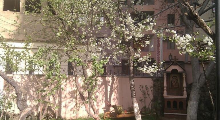Hin Yerevantsi Hotel - Photo2