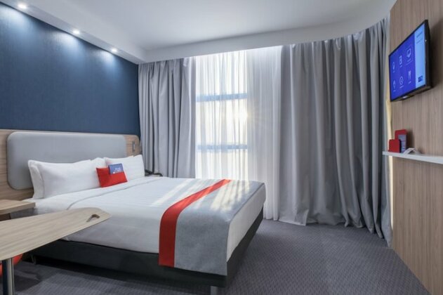 Holiday Inn Express - Yerevan - Photo2