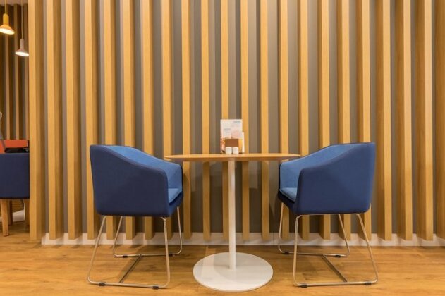 Holiday Inn Express - Yerevan - Photo4
