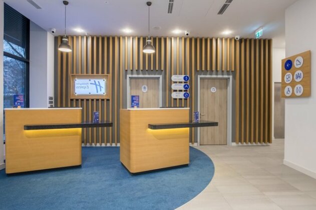 Holiday Inn Express - Yerevan - Photo5