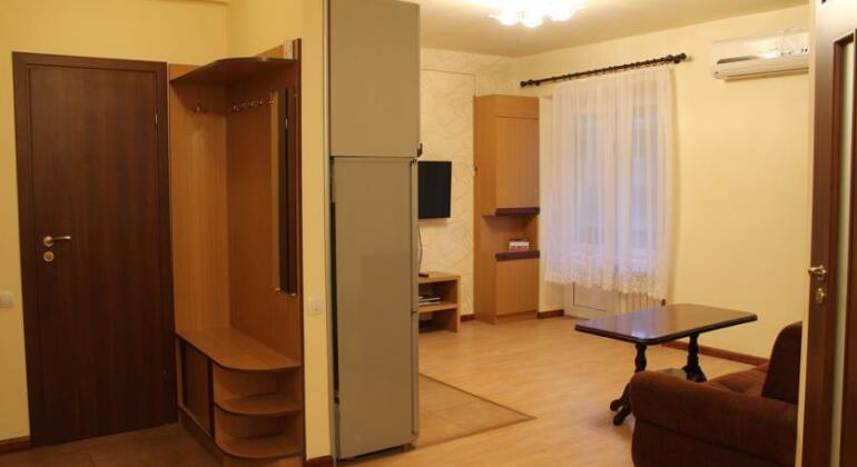 Kentron Sakharov Square Apartment - Photo4