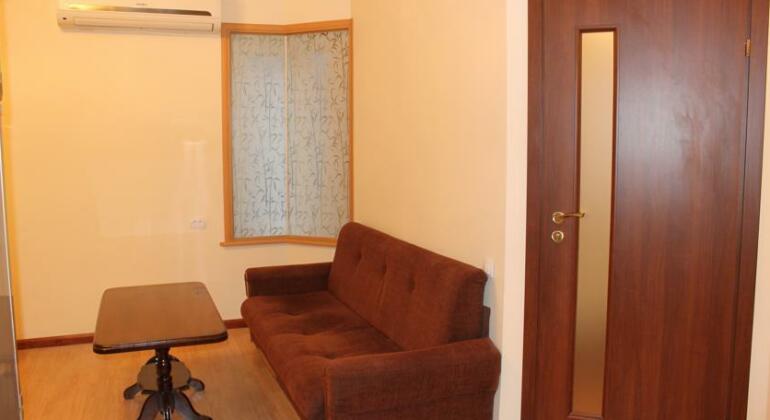 Kentron Sakharov Square Apartment - Photo5