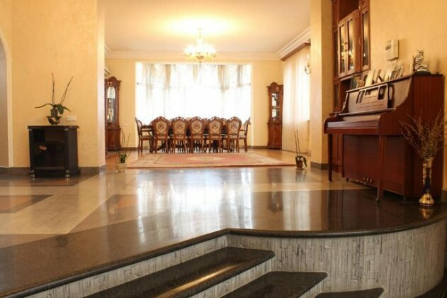 Luxury Villa With Nice Patio and Swimming Pool - Photo2
