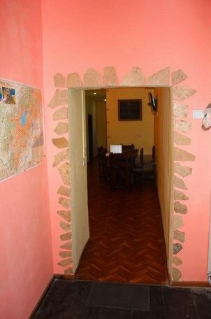 Republic Square Hostel and Tours - Photo5