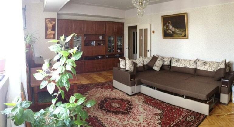 Room in Apartment at Tigrana Metsa - Photo2
