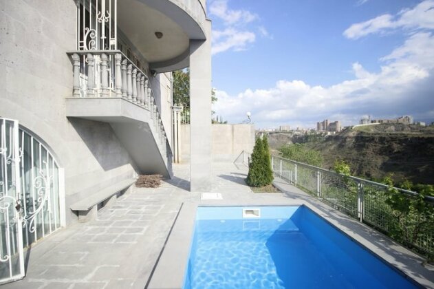 Vacation Home Sweet Home - Photo2