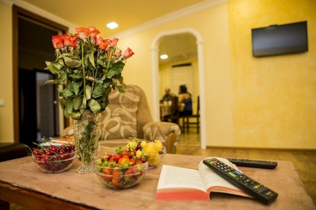 Your Hostel Yerevan - Photo4