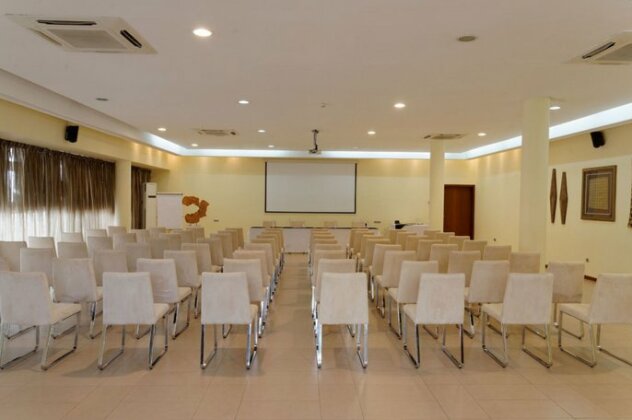 Aparthotel Mil Cidades - Photo2