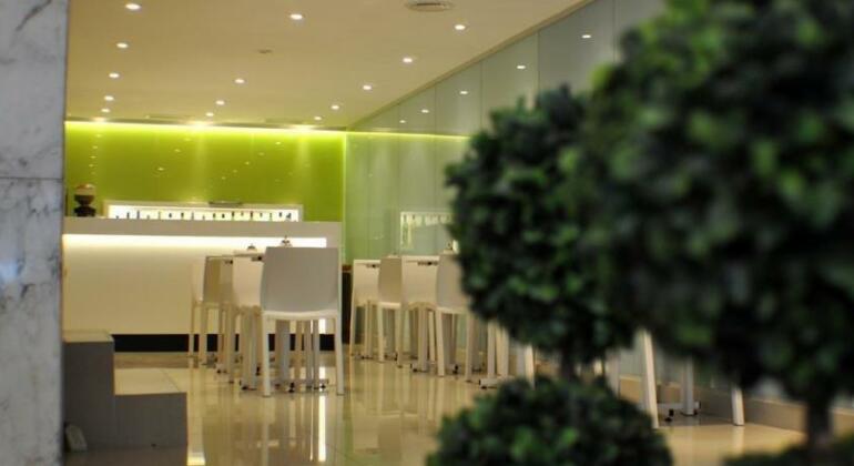Hotel Vaness - Photo2