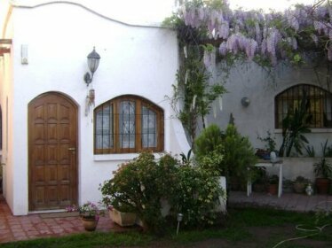 Homestay in Mendoza near Bodegas Santa Ana