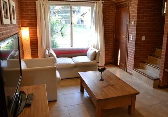 Valeria House Rental Suites - Photo3