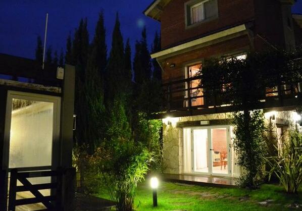 Valeria House Rental Suites - Photo4