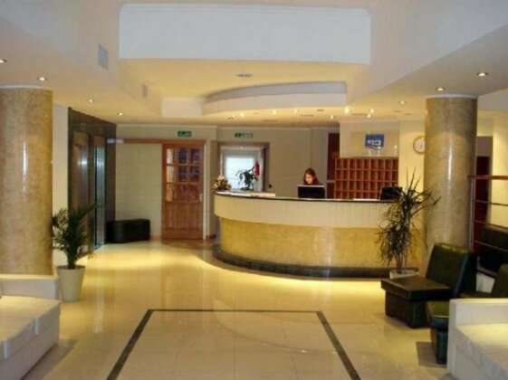 Hotel Cuatro Plazas - Photo2