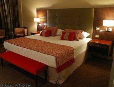 MAC Royal Suites - Photo3