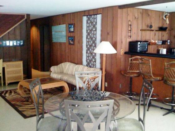 Turtle & Shark Lodge - Photo2