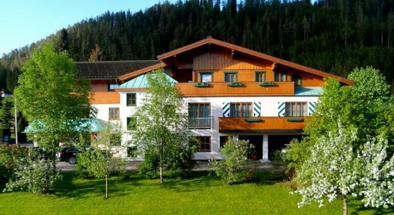 Aparthotel Kristall - Photo2