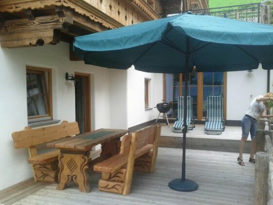 Kama Alm - Photo2