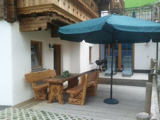 Kama Alm - Photo3