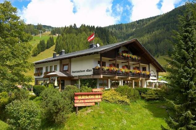 Schi- und Wanderhotel Berghof - Photo4