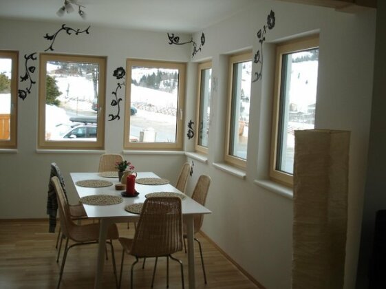 Ski-in Ski-out Apartment in idyllic setting - Photo3
