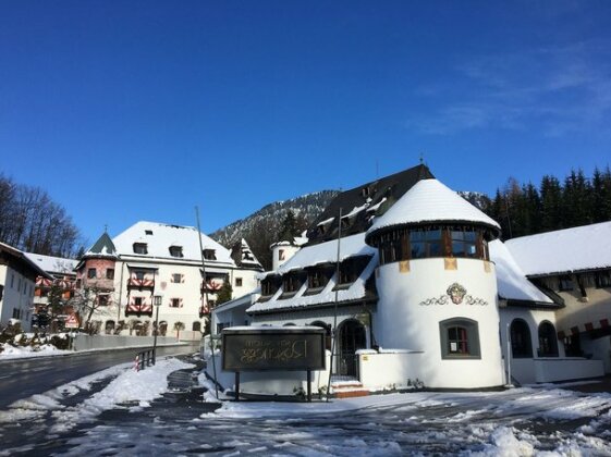 Family Hotel Schloss Rosenegg - Photo2