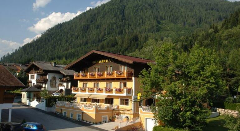 Hotel Garni Tannenhof - Photo2