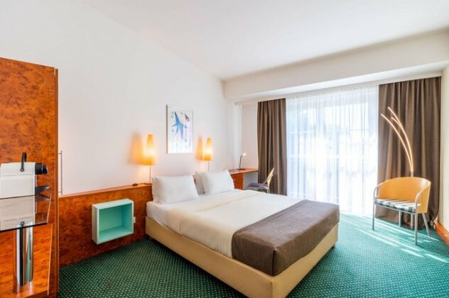 Star Inn Hotel Premium Graz by Quality - Photo2