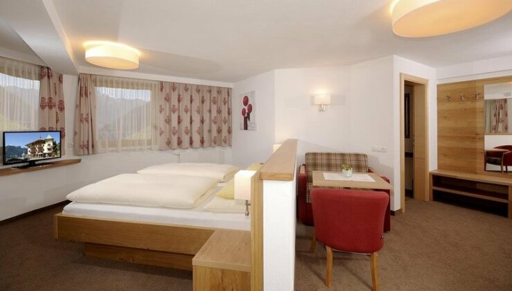 Hotel Gletscherblick Hippach - Photo2