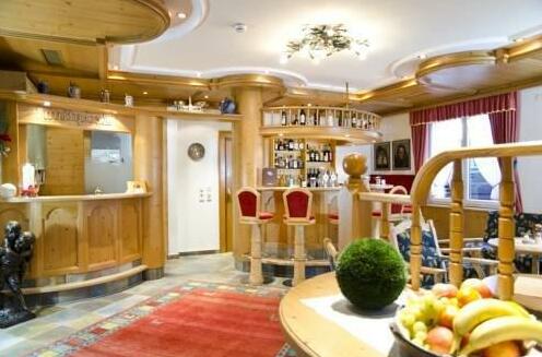 Hotel Charly - Photo2