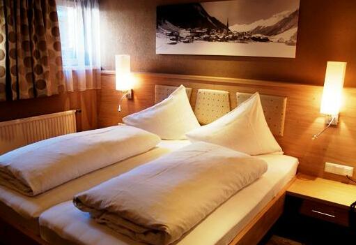 Hotel Garni Caroline - Photo3