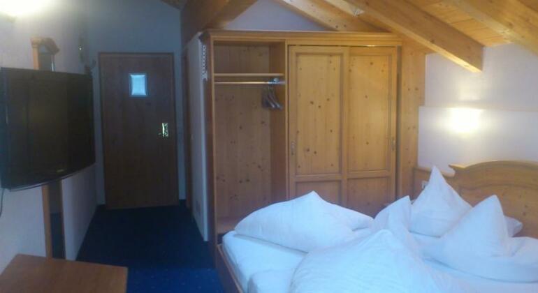 Hotel Hollroah - Photo5