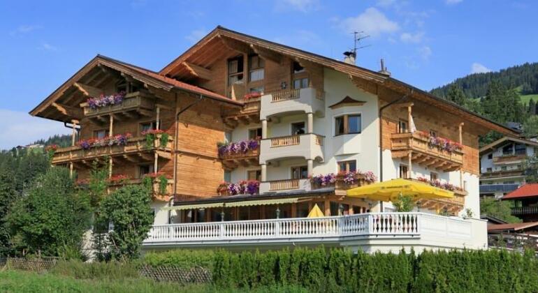 Landhotel Lechner - Photo2