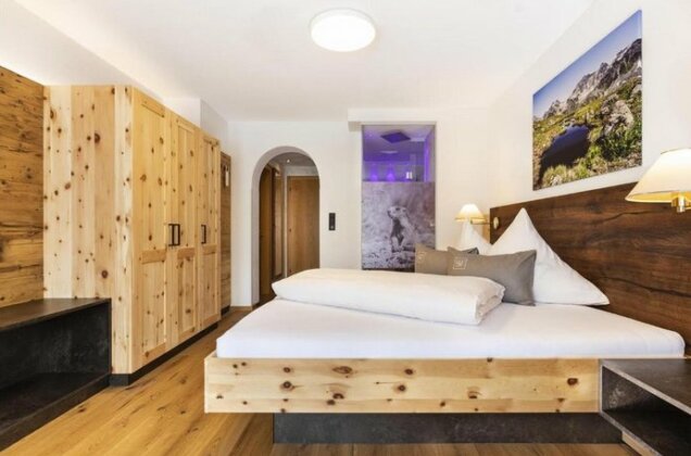 Hotel Garni Tirol Ladis - Photo3